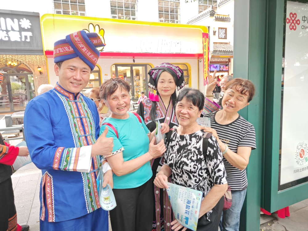 “桂盐”飘香三月三 同心共筑民族情 - 公司新闻 - Ag亚洲集团